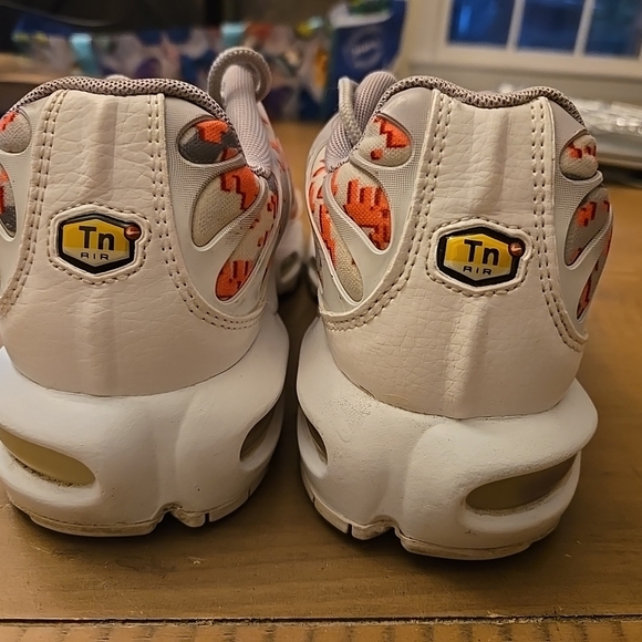 Nike Gray and White Sneakers - Picture 9 of 10